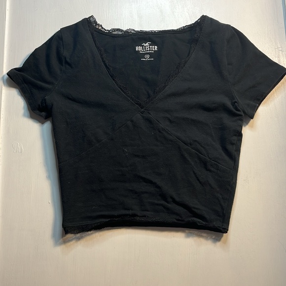 black, lace lined v neck crop top. - Picture 3 of 3